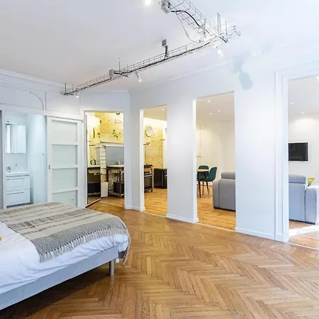 Апартаменты Guestready - Loft - Place De La Bourse Бордо