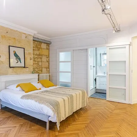 Guestready - Loft - Place De La Bourse Бордо